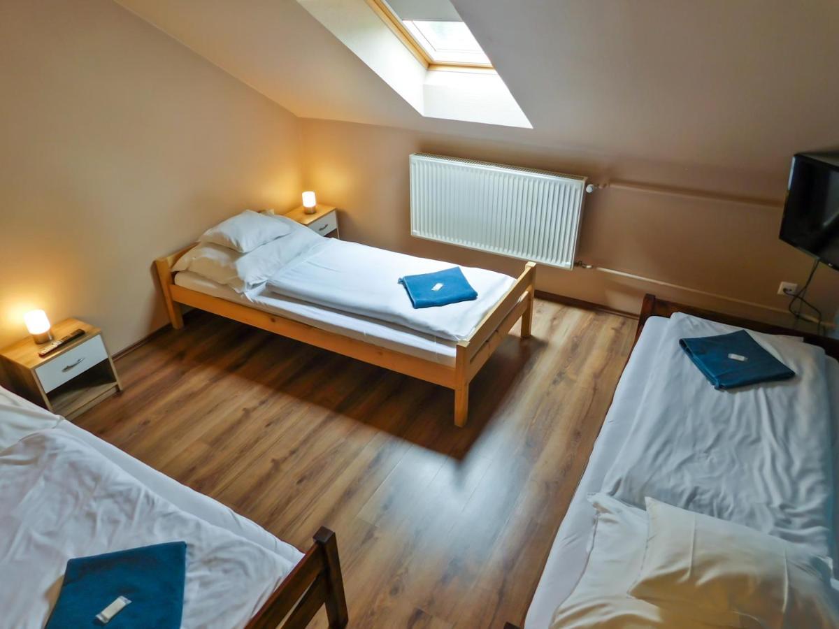 Bed and Breakfast Korona Panzió Levél Exterior foto